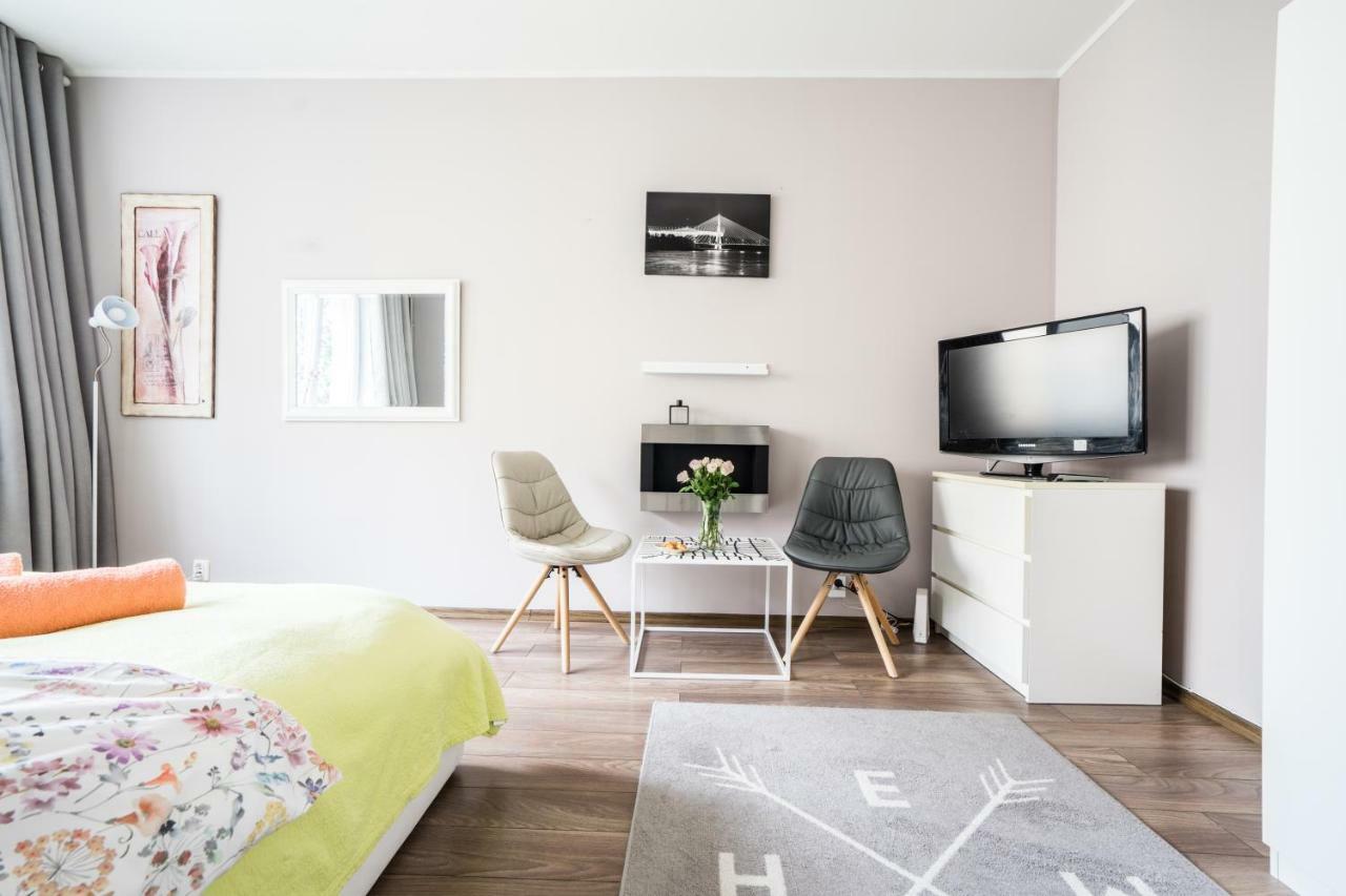 ורשה Sunny Wisla River Apartment מראה חיצוני תמונה